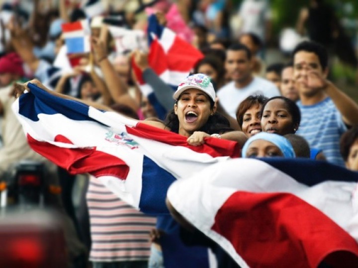 Los dominicanos afincados en Cádiz celebran su independencia