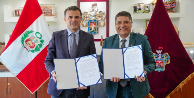 Cádiz y Arequipa firman un protocolo de hermanamiento